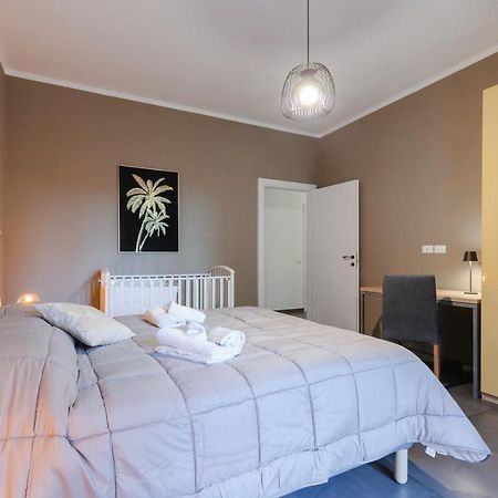 Home Holiday Lovely Apartment Специя Екстериор снимка