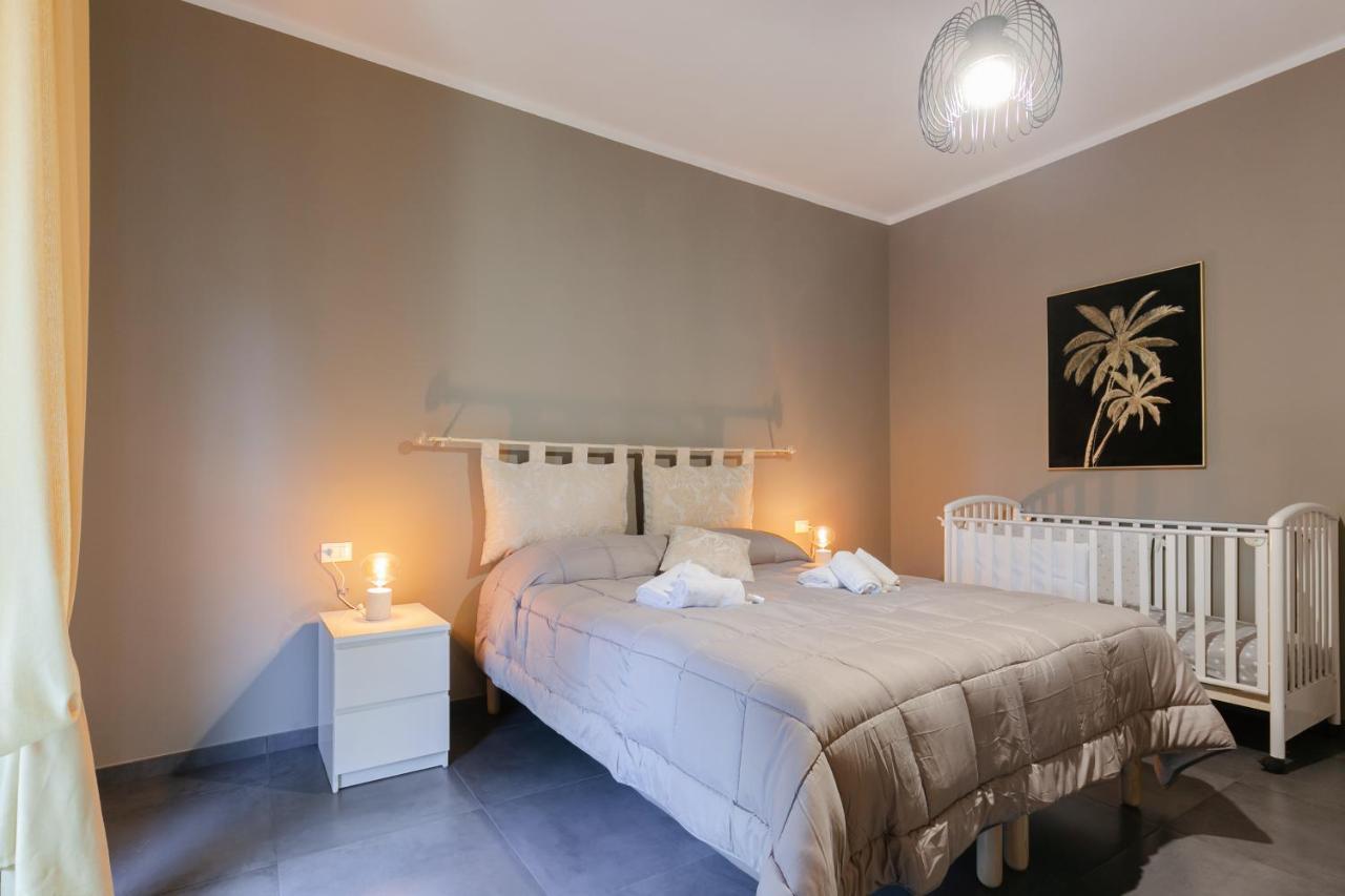Home Holiday Lovely Apartment Специя Екстериор снимка