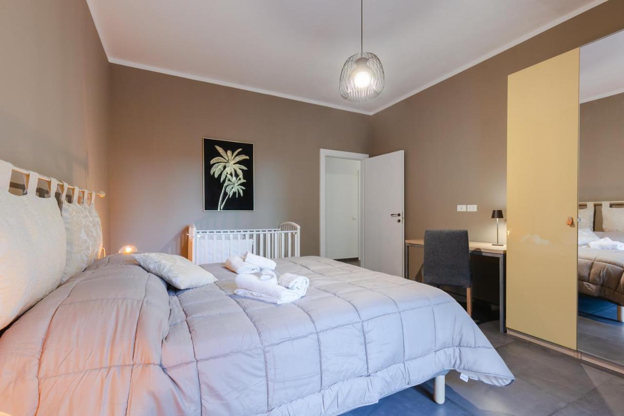 Home Holiday Lovely Apartment Специя Екстериор снимка